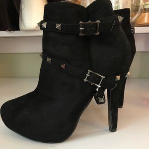 Women heel boots